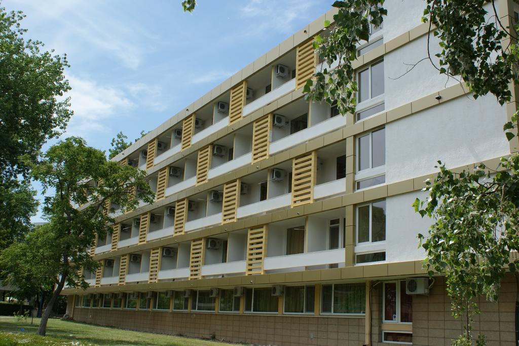 Pescarus Hotel 2*